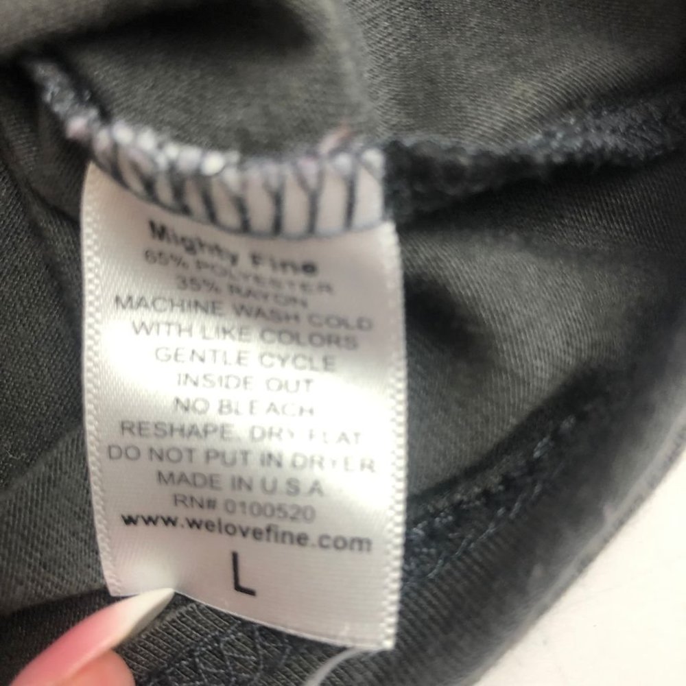 Hello Kitty Size L Tee - Picture 2 of 4